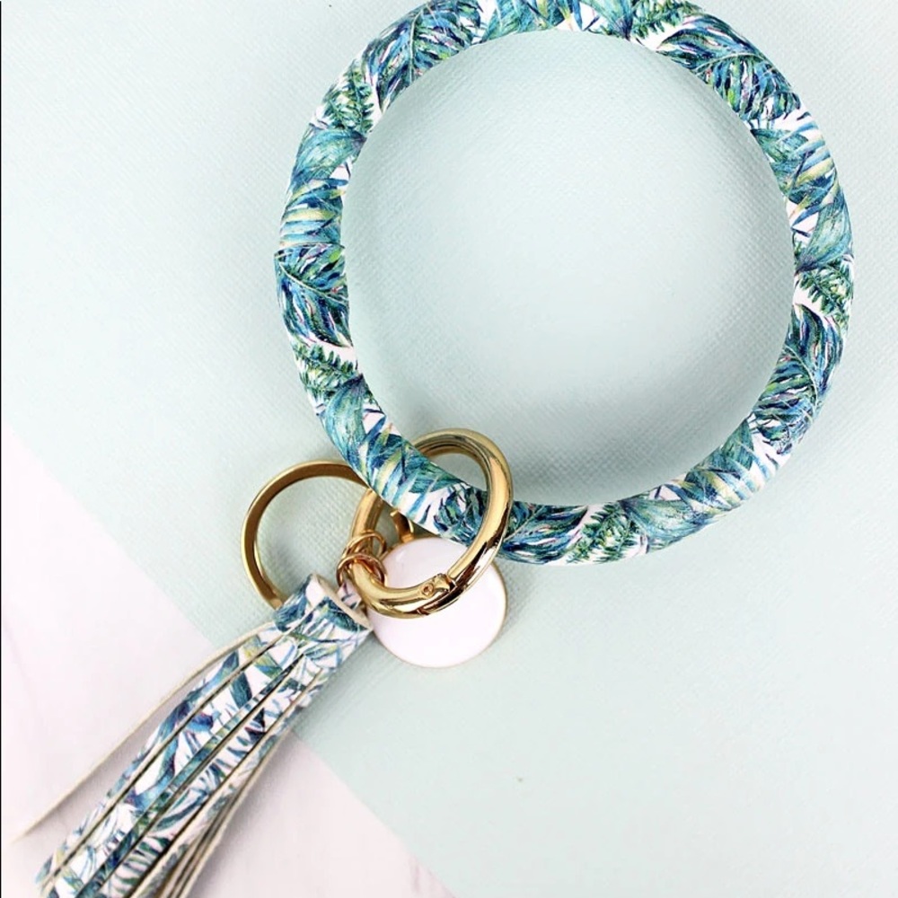 PALM LEAVES FAUX LEATHER TASSEL BANGLE KEYCHAIN